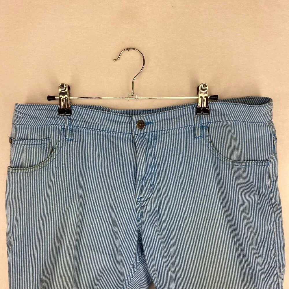 Quiksilver Striped Chino Shorts Blue White Color Mens Size 34‎